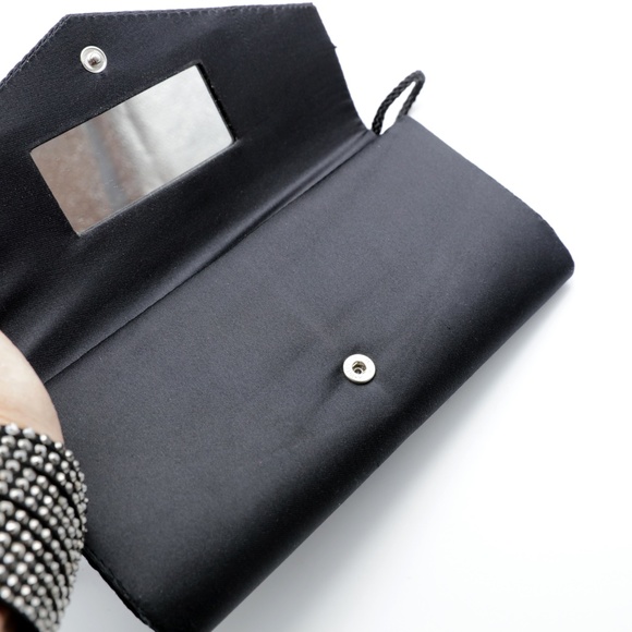 Elegant Black Clutch - Picture 2 of 5